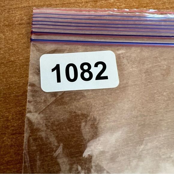 Vintage Sea bead glass necklace, proximately 8 1/2 inches with lobster clasp - Picture 5 of 5